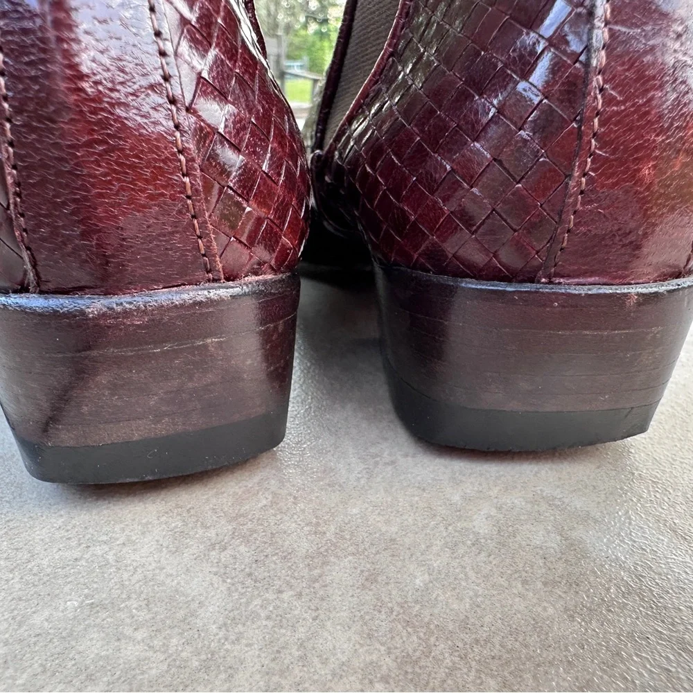 Joan & David Handcrafted brown Leather Footwear Size 6 Ladies ankle boots‎
